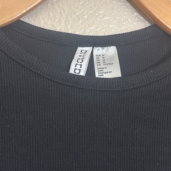 *4/15* Divided Basic Black Tee Ribbed - Picture 2 of 7
